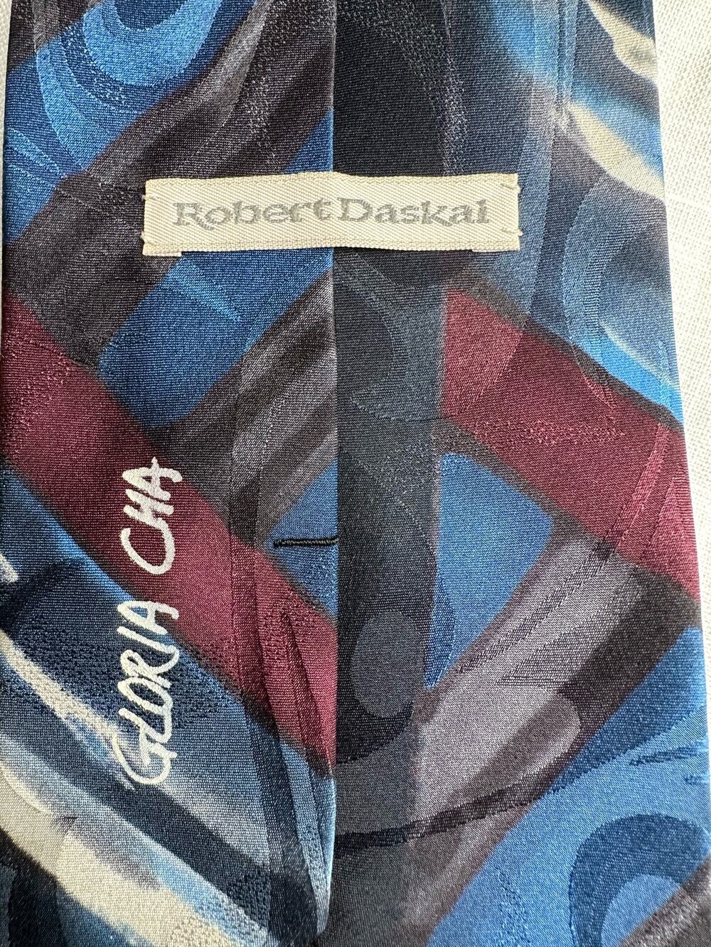 Robert Daskai Tie